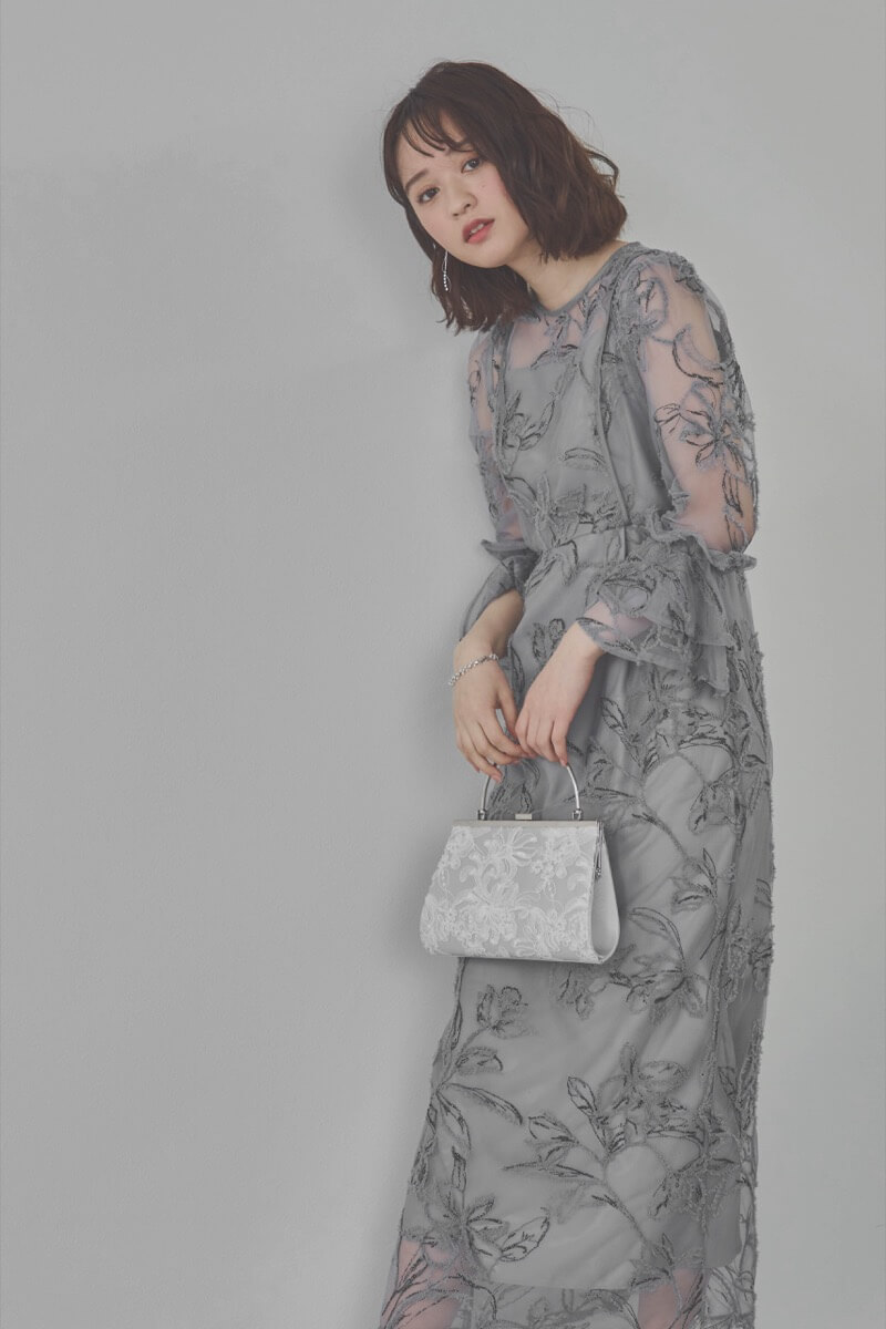 ブルーグレーのファーヤーン刺繍フリルスリーブドレス