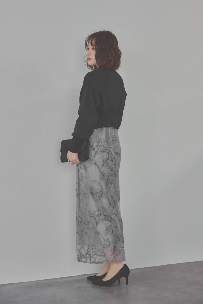 ブルーグレーのファーヤーン刺繍フリルスリーブドレス