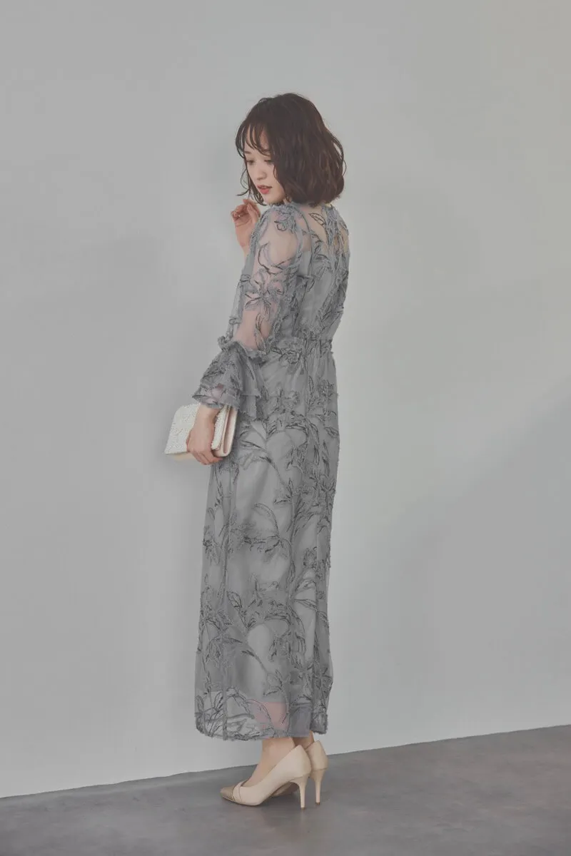 ブルーグレーのファーヤーン刺繍フリルスリーブドレス