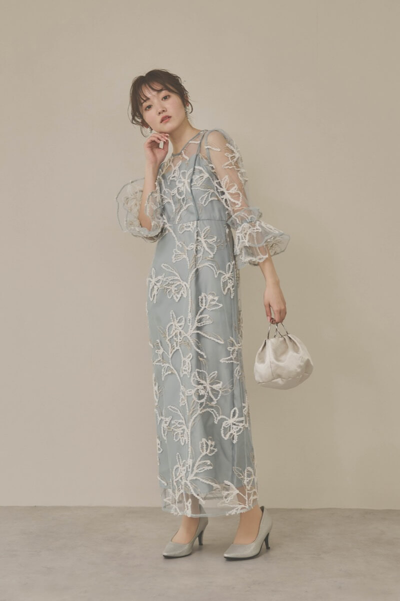 ライトグリーンのファーヤーン刺繍フリルスリーブドレス