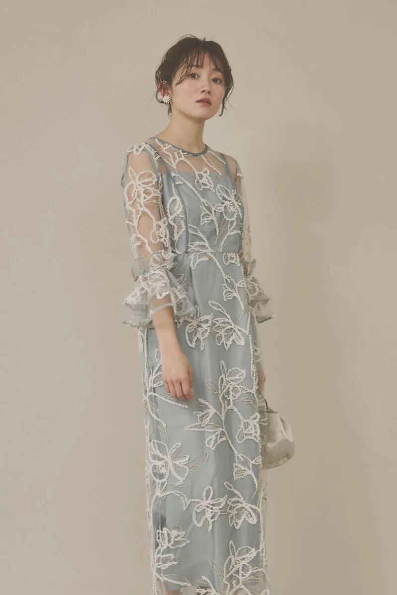 ライトグリーンのファーヤーン刺繍フリルスリーブドレス