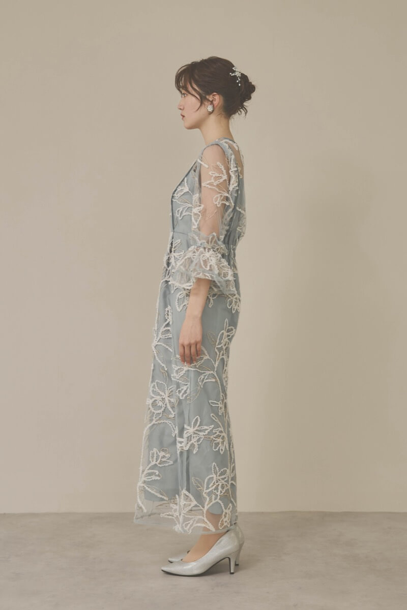 ライトグリーンのファーヤーン刺繍フリルスリーブドレス