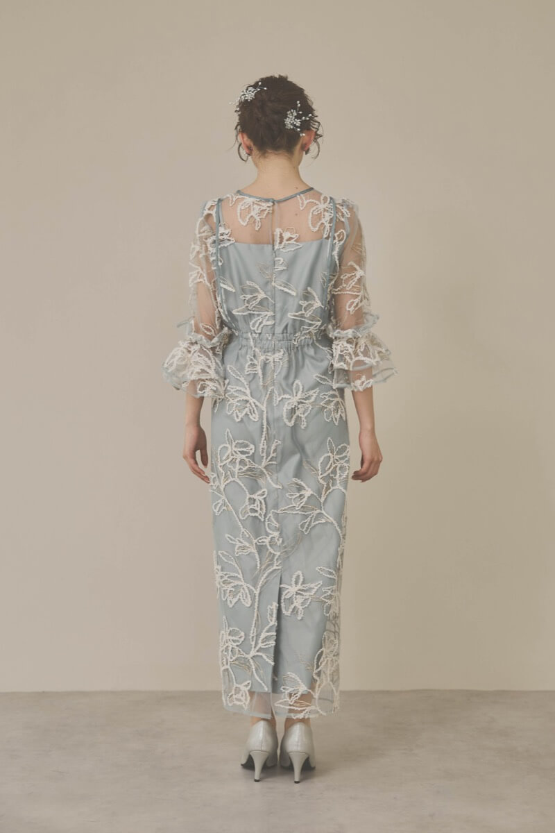 ライトグリーンのファーヤーン刺繍フリルスリーブドレス