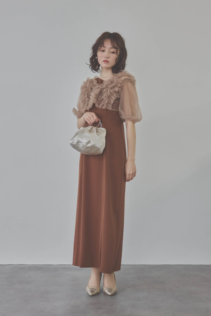 ブラウンのチュールフリルアシンメトリードレス