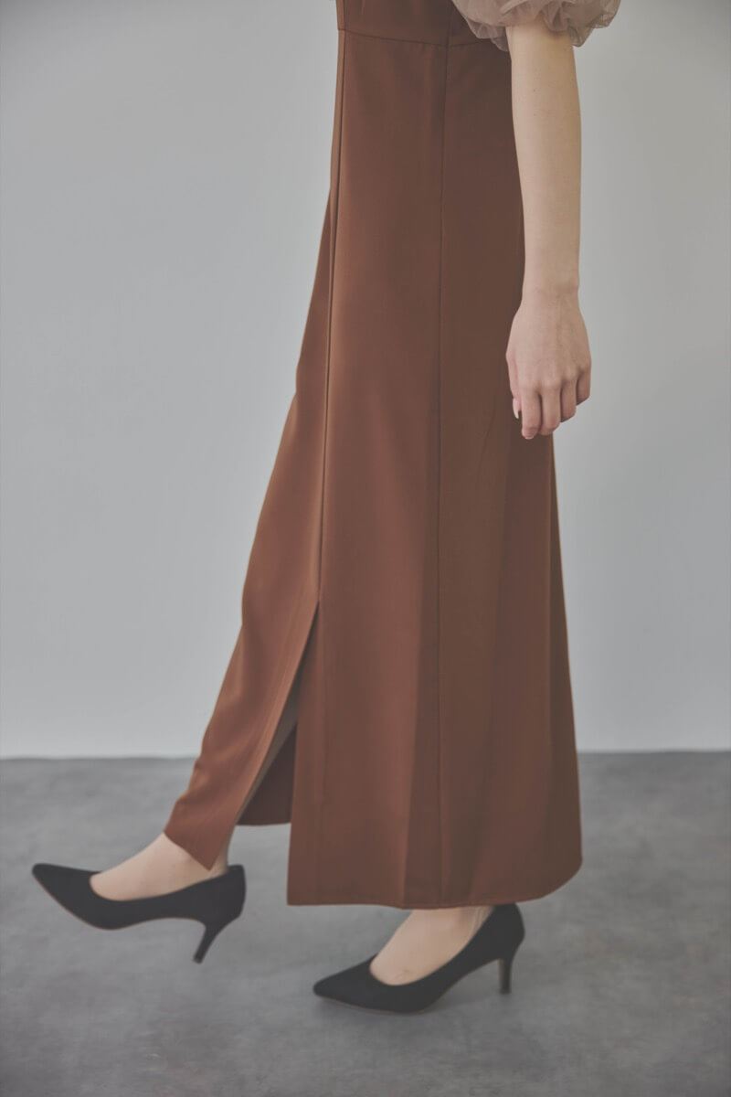 ブラウンのチュールフリルアシンメトリードレス