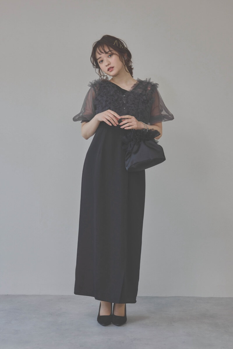 ブラックのチュールフリルアシンメトリードレス