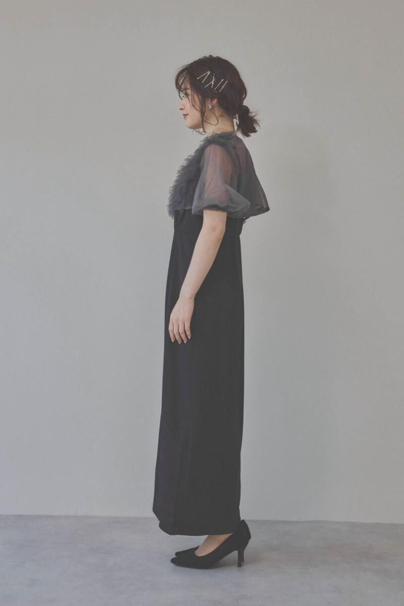 ブラックのチュールフリルアシンメトリードレス