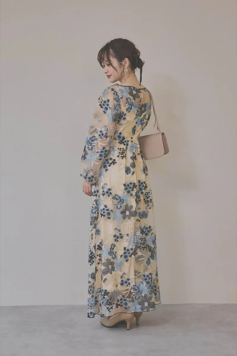 ブルーフラワーのエンブロイダリードレス