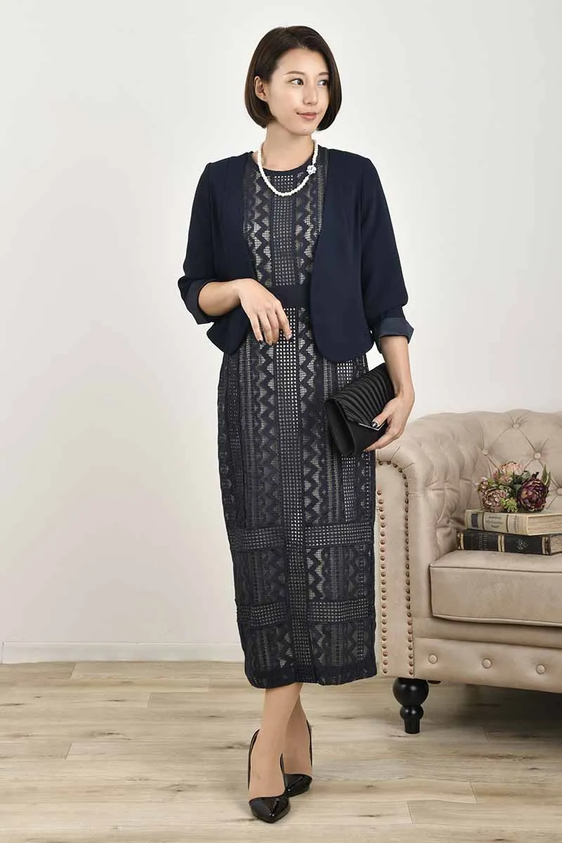 ネイビーのV開きノーカラーボレロ