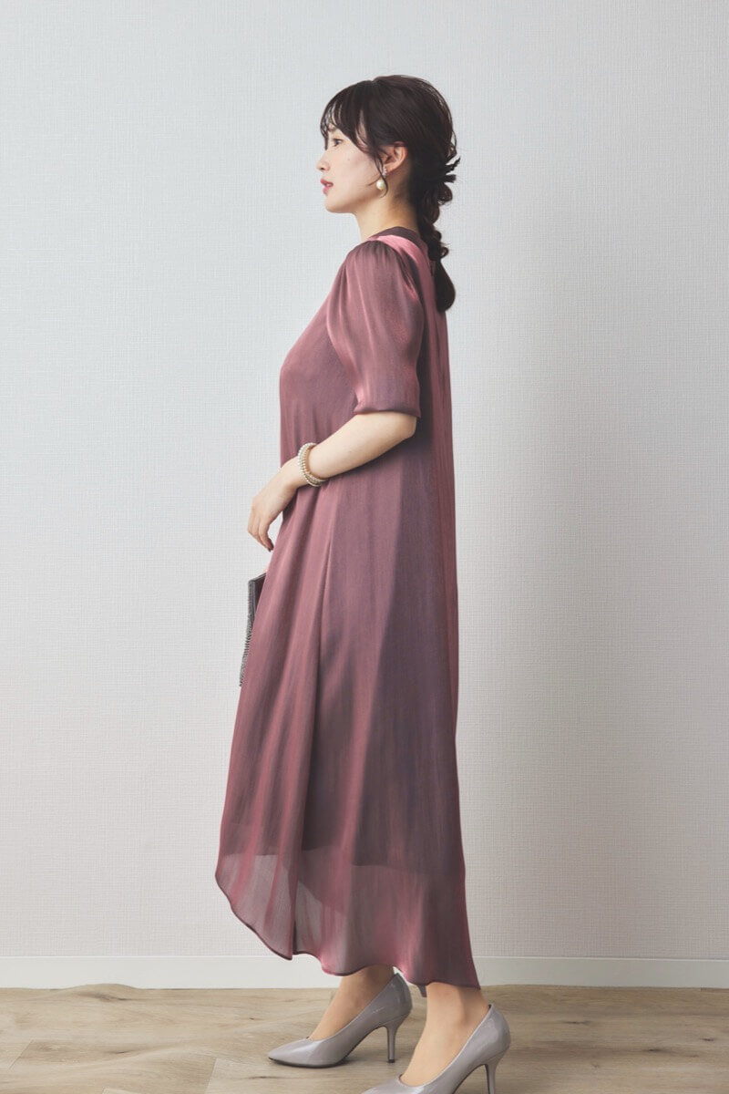 バーガンディーのシャイニーAラインドレス