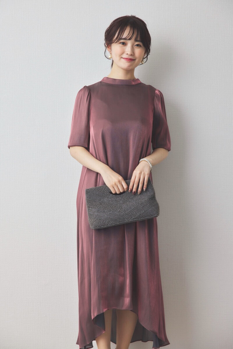 バーガンディーのシャイニーAラインドレス