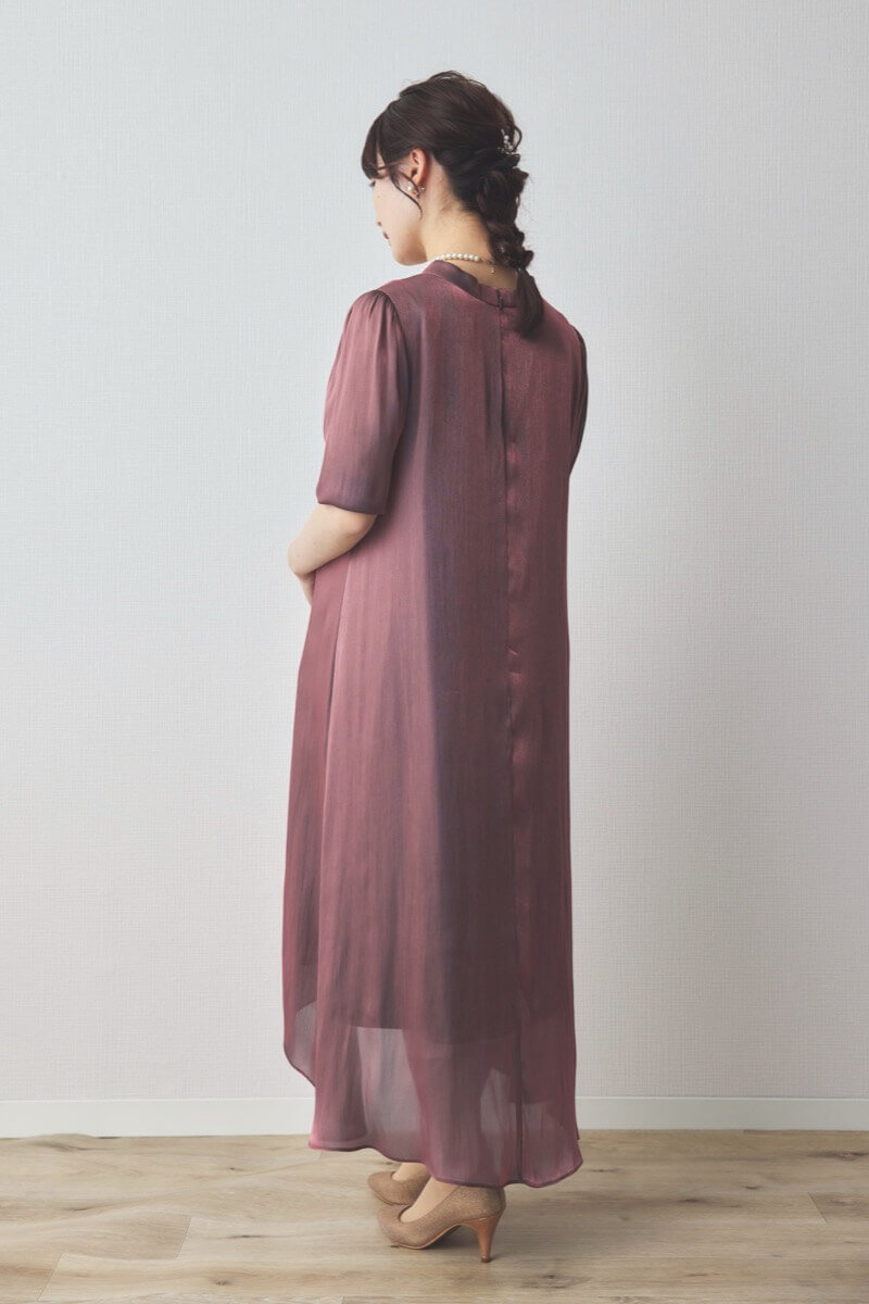 バーガンディーのシャイニーAラインドレス