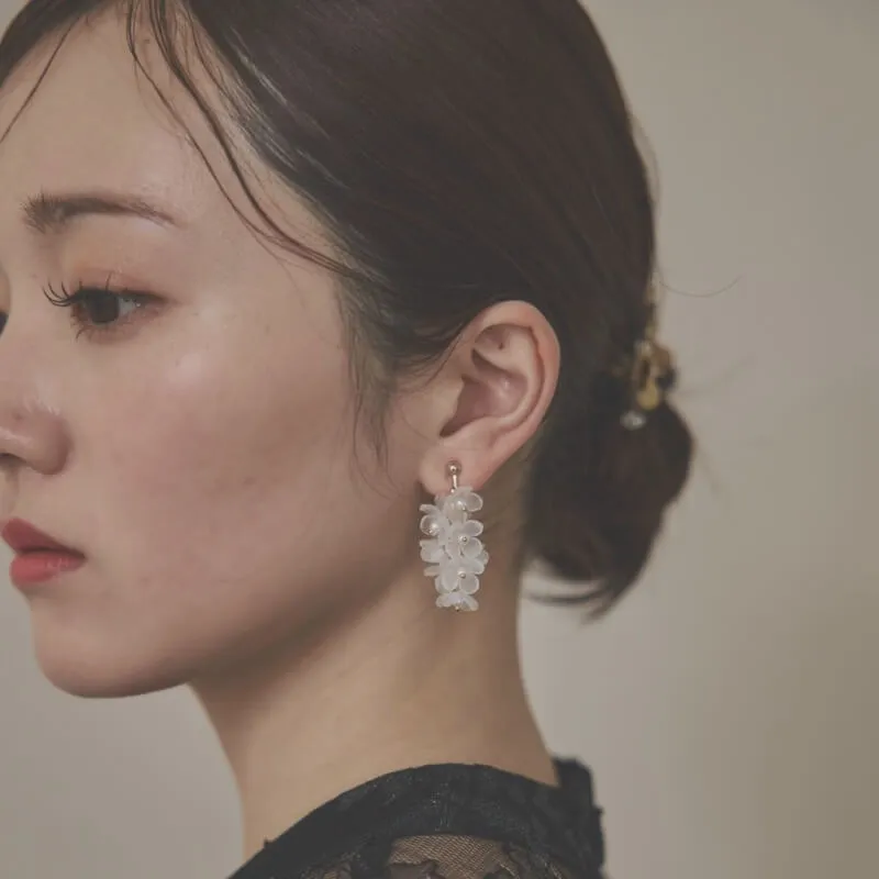 クリアミニフラワーのイヤリング(ゴールド)