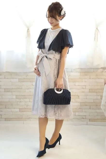 ネイビーのプリーツバッグ