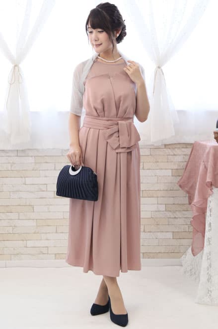 ネイビーのプリーツバッグ