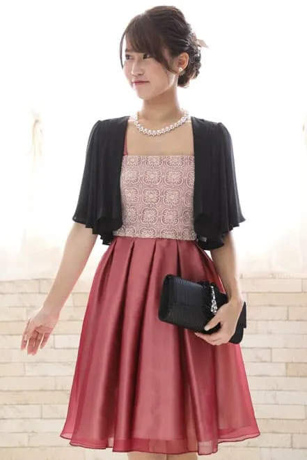 ホワイトパールとダイヤ調ストーンのネックレス