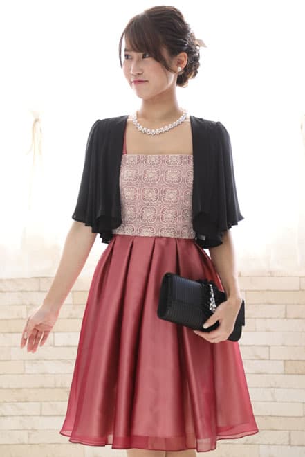 ホワイトパールとダイヤ調ストーンのネックレス