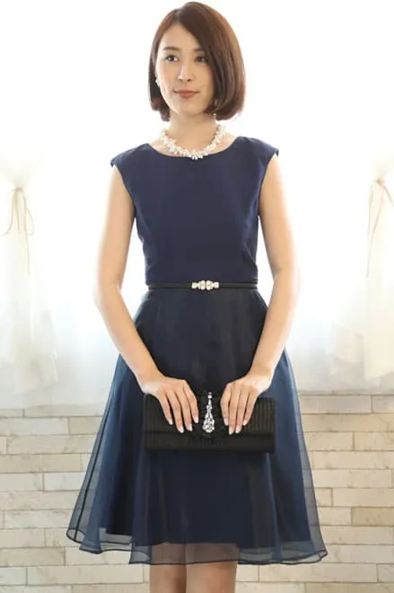 ブラックのパールとラインストーンのウエストマークベルト