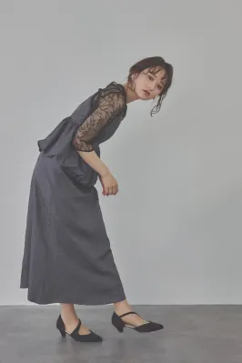 ネイビーのバルーンぺプラムセットアップドレス　M/kaene