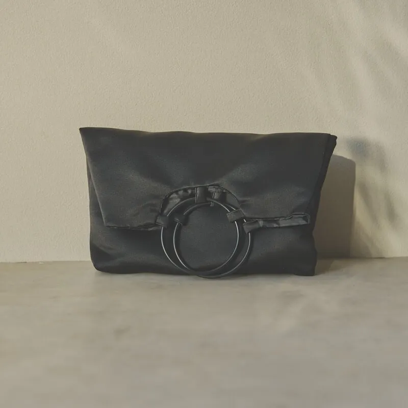 ブラックの2WAYクラッチバッグ