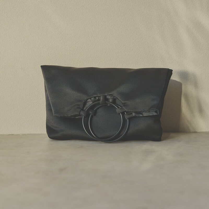 ブラックの2WAYクラッチバッグ