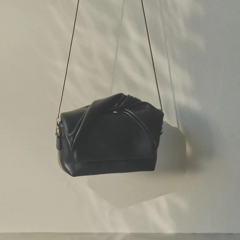 ブラックのリュバンバッグ