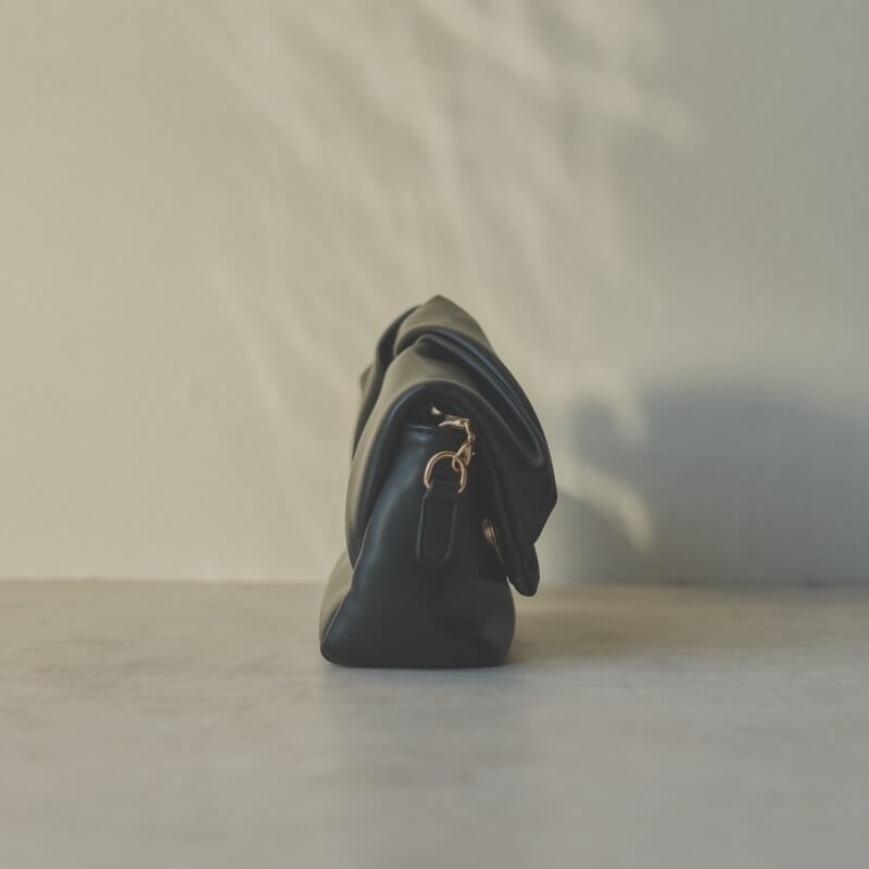 ブラックのリュバンバッグ