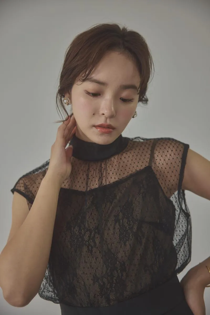 ブラックのチュールレースドッキングパンツドレス