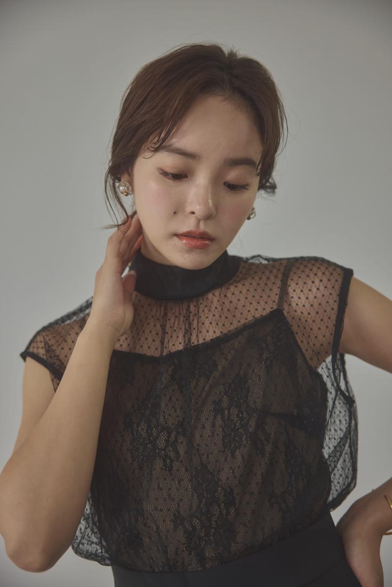 ブラックのチュールレースドッキングパンツドレス