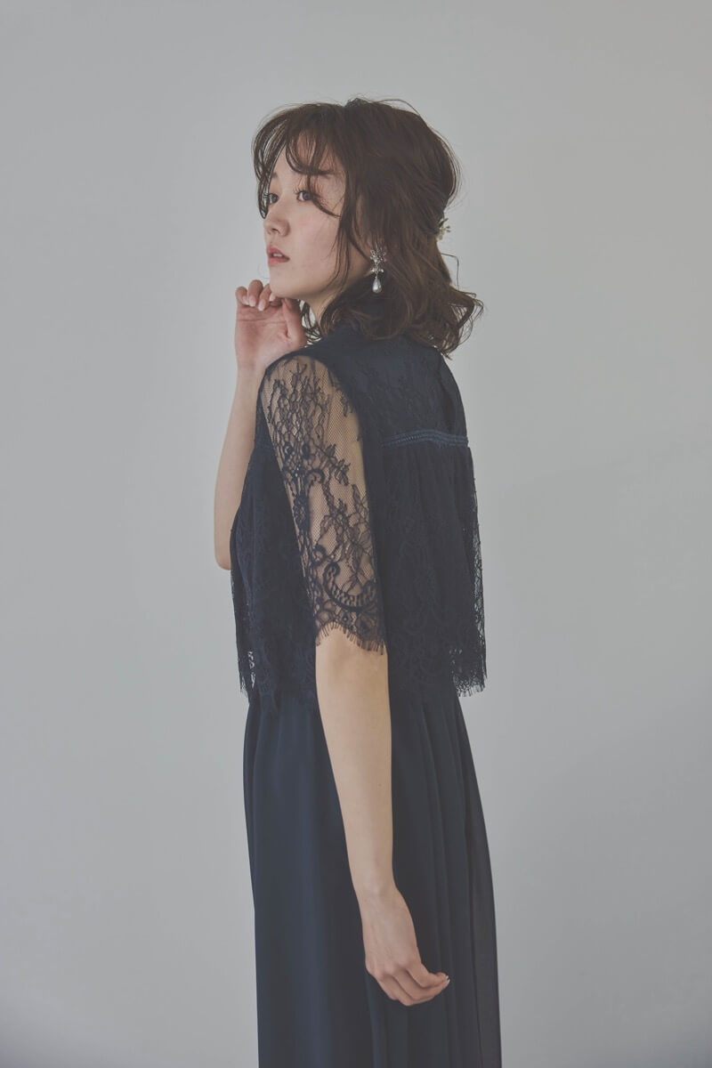 ネイビーの授乳口付ハイネックレースドレス