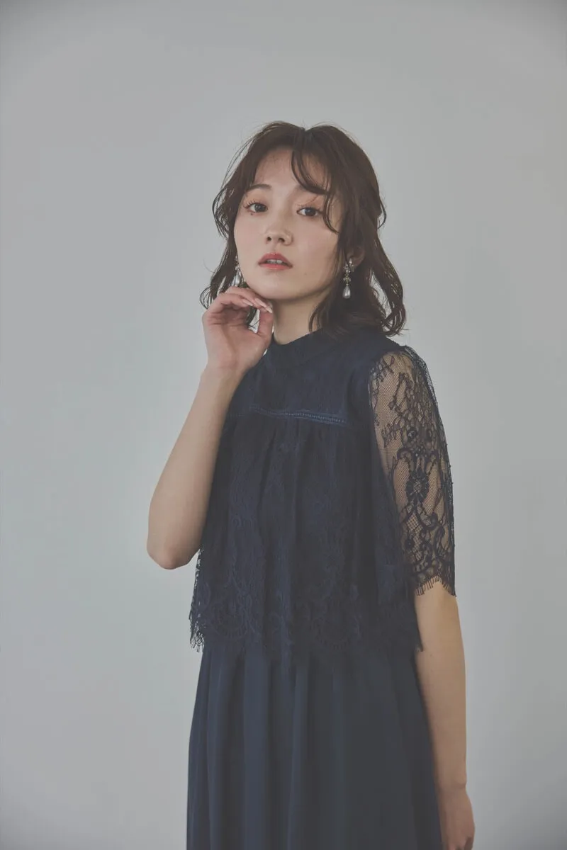 ネイビーの授乳口付ハイネックレースドレス