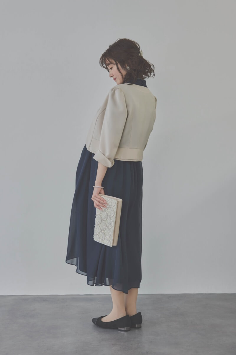 ネイビーの授乳口付ハイネックレースドレス