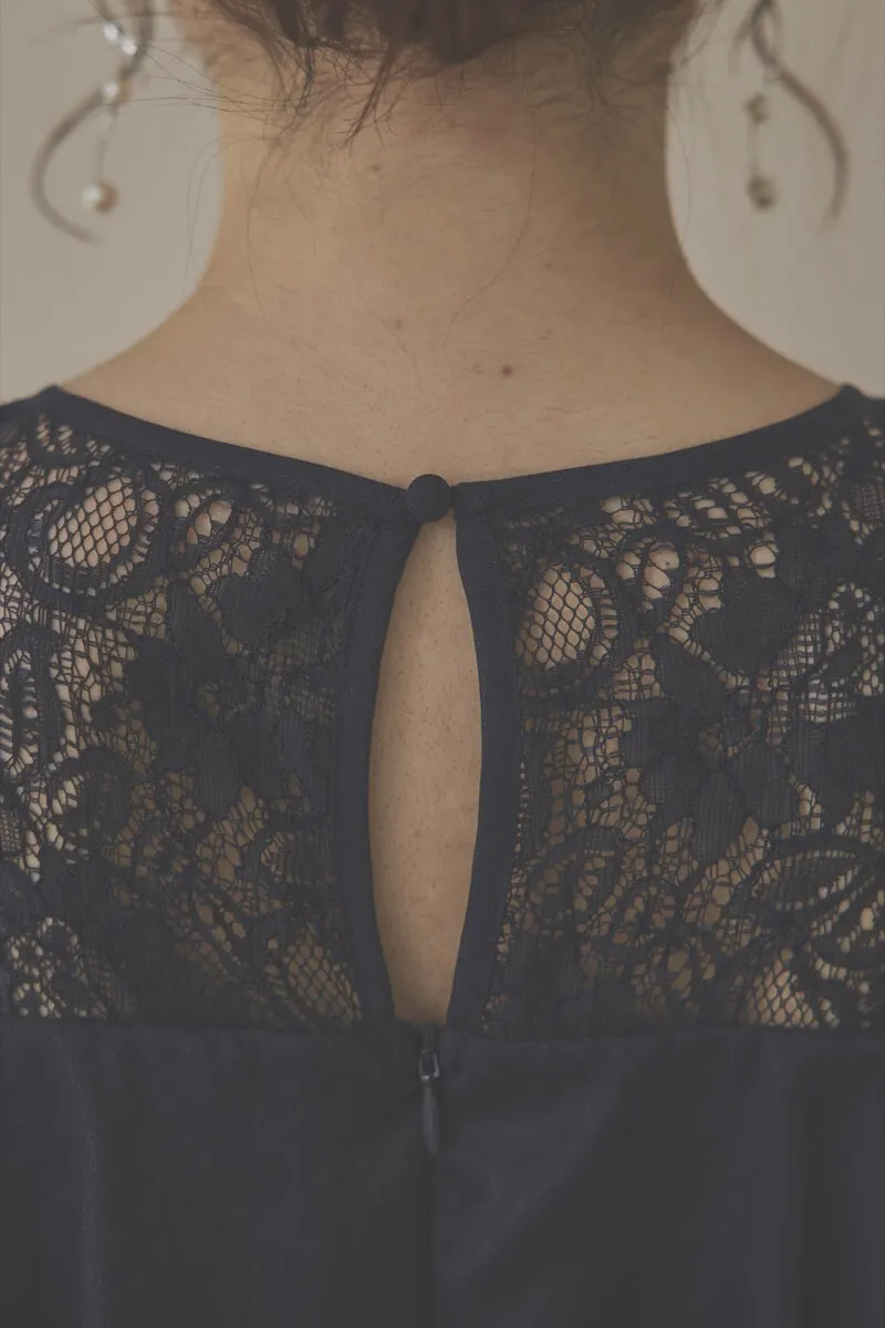 ネイビーの2WAYスリーブティアードドレス