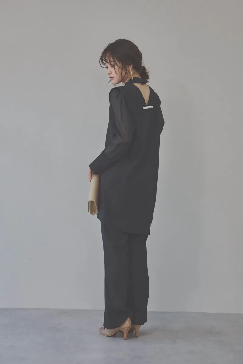 ブラックのバックパールセットアップパンツドレス