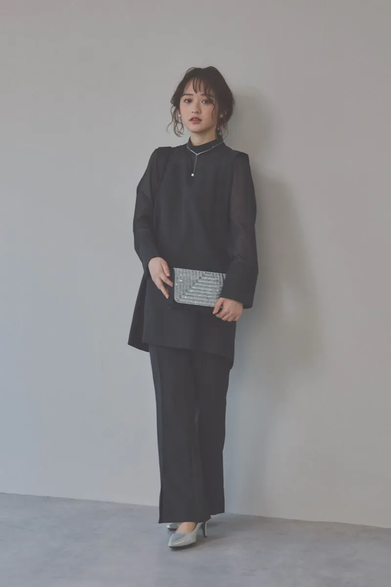 ブラックのバックパールセットアップパンツドレス