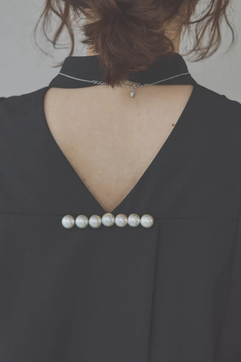 ブラックのバックパールセットアップパンツドレス