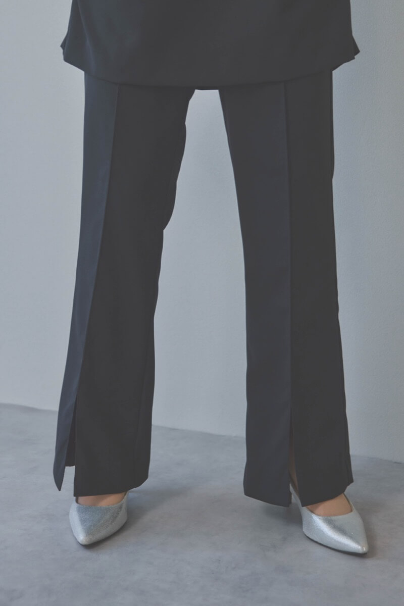 ブラックのバックパールセットアップパンツドレス