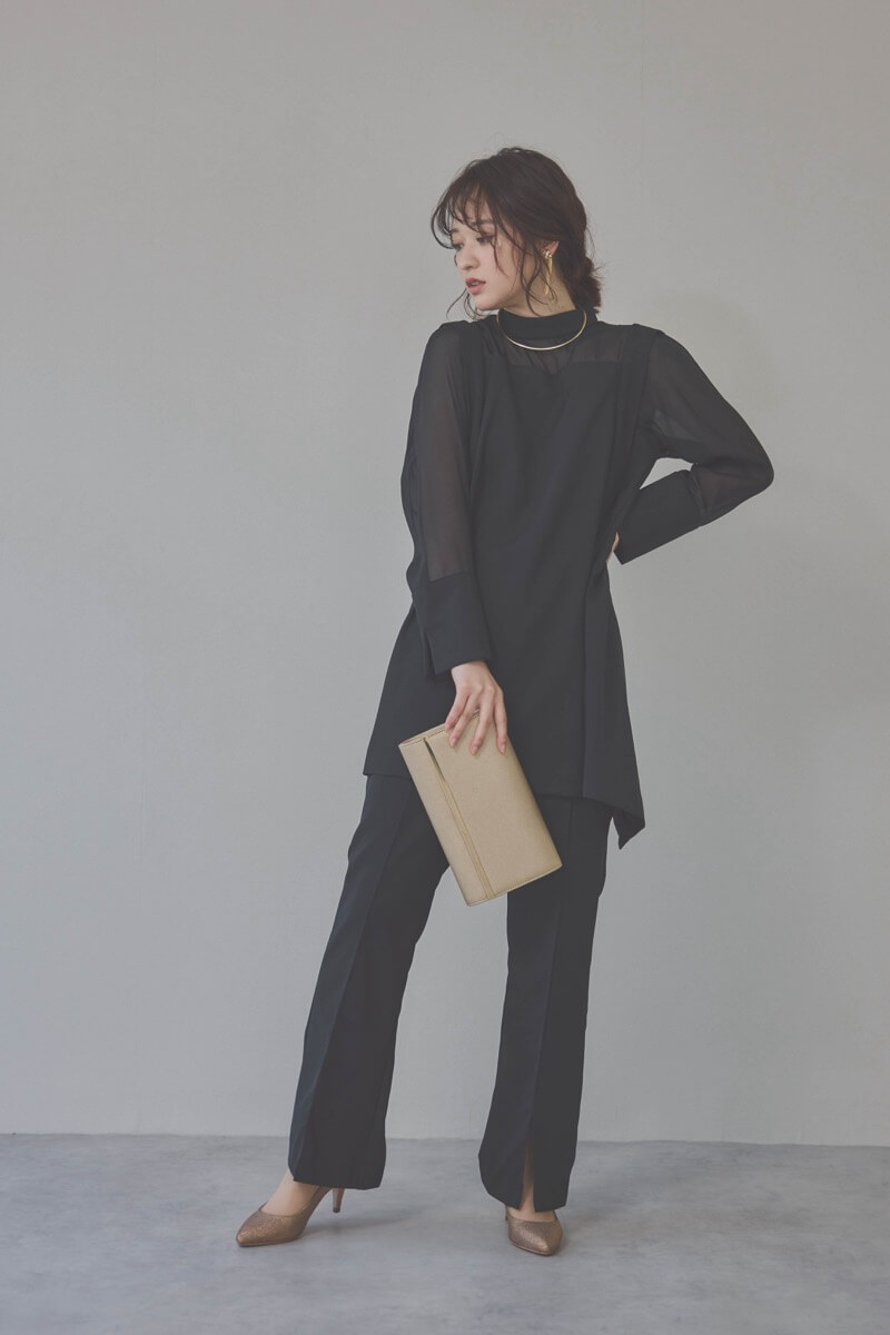 ブラックのバックパールセットアップパンツドレス