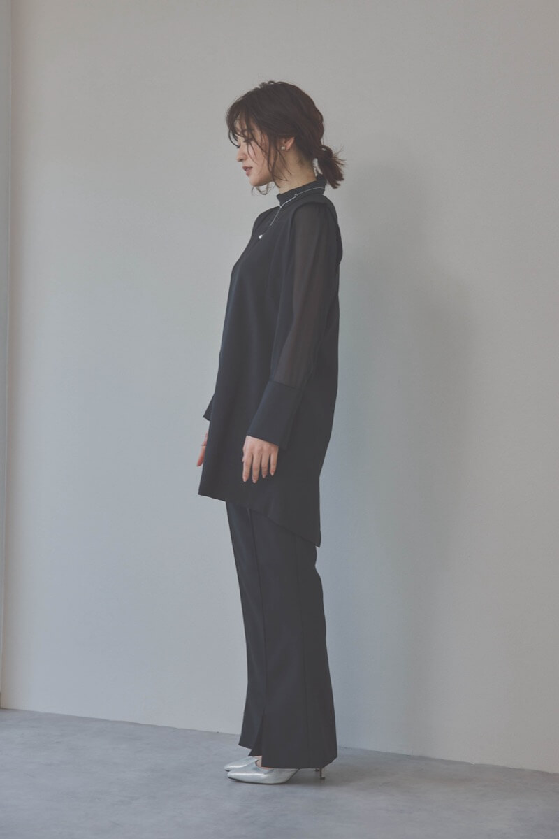 ブラックのバックパールセットアップパンツドレス