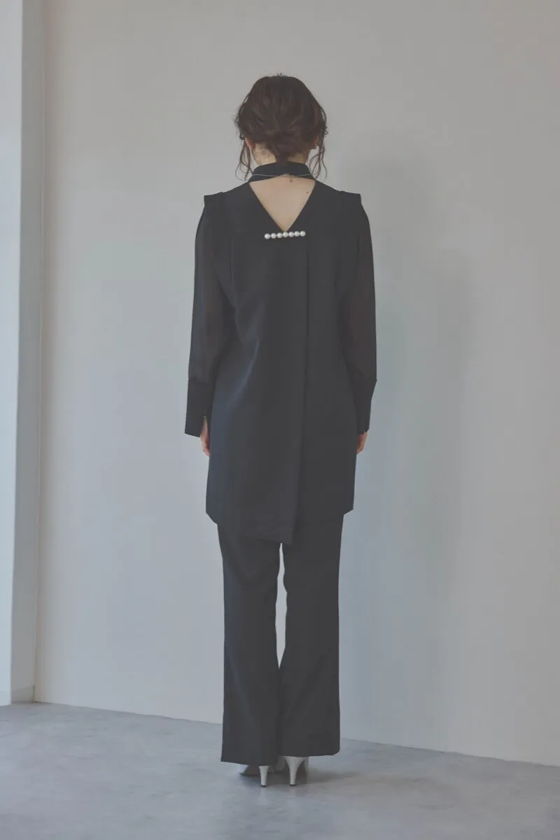 ブラックのバックパールセットアップパンツドレス