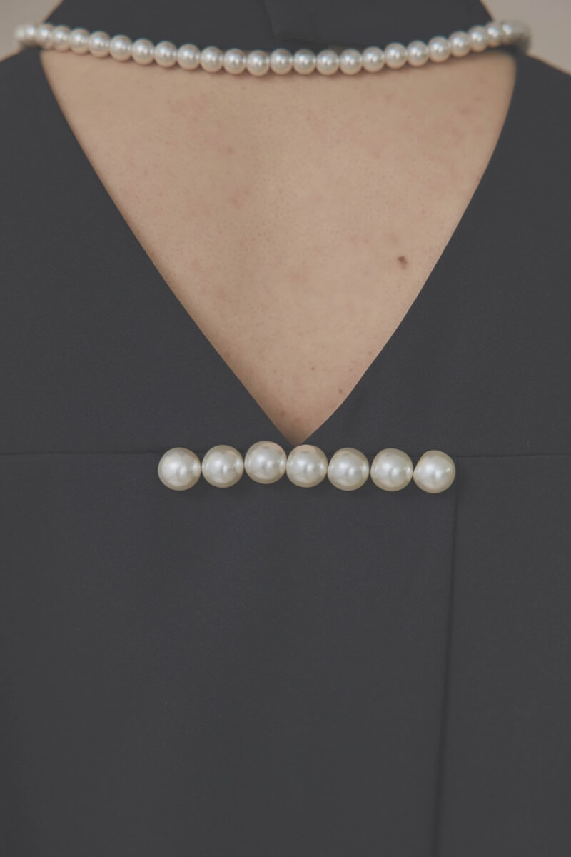 ネイビーのバックパールセットアップパンツドレス