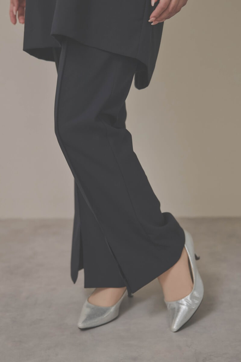 ネイビーのバックパールセットアップパンツドレス