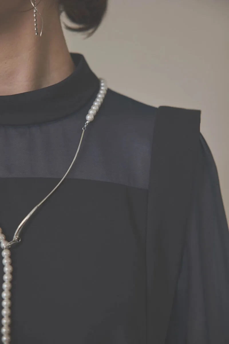 ネイビーのバックパールセットアップパンツドレス