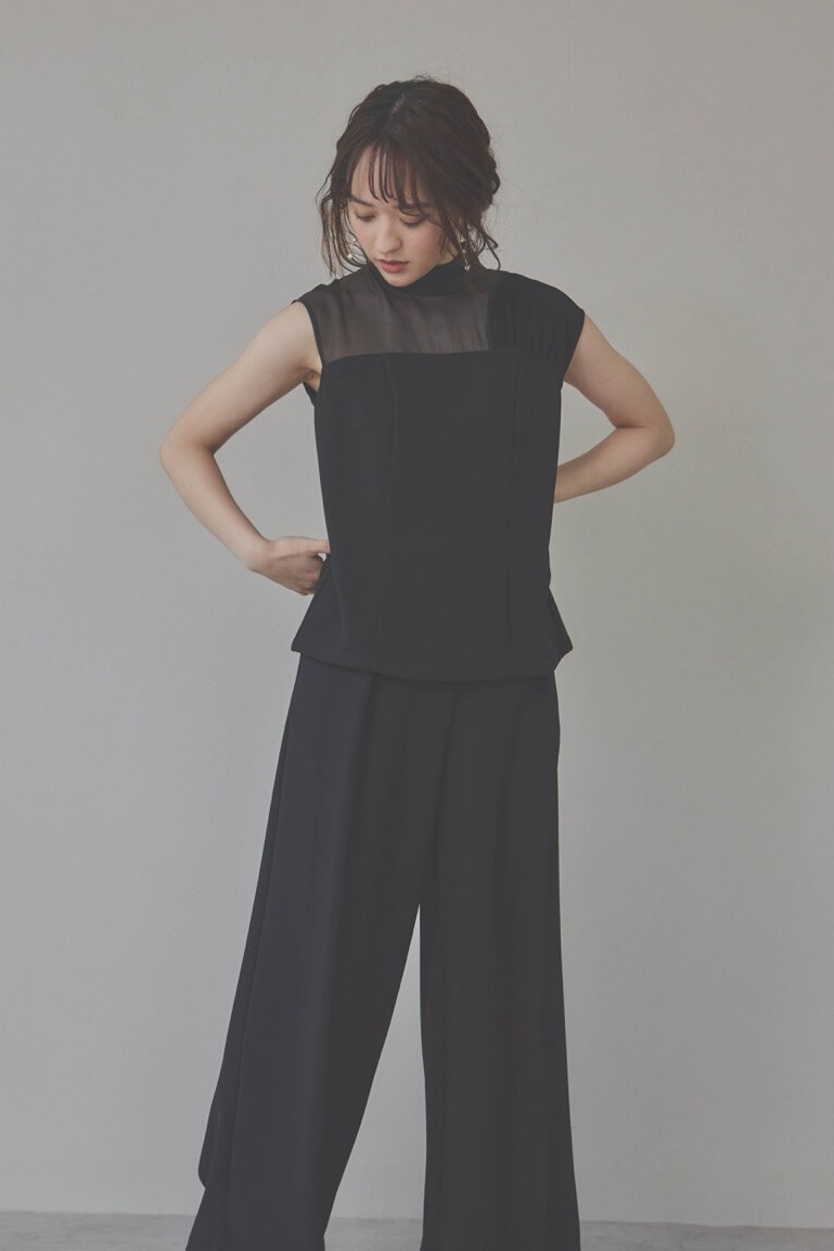 ブラックのワイドパンツセットアップドレス