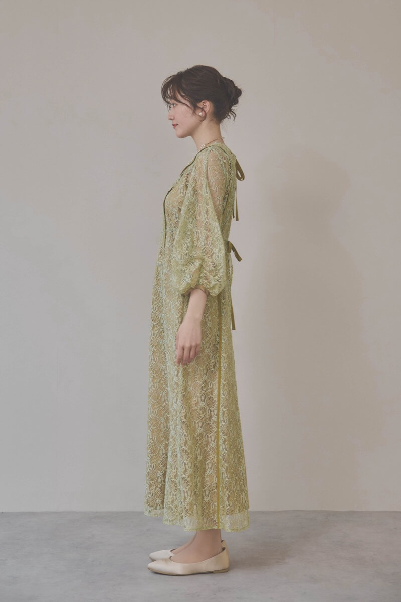 グリーンのパイピングレースエプロンドレス