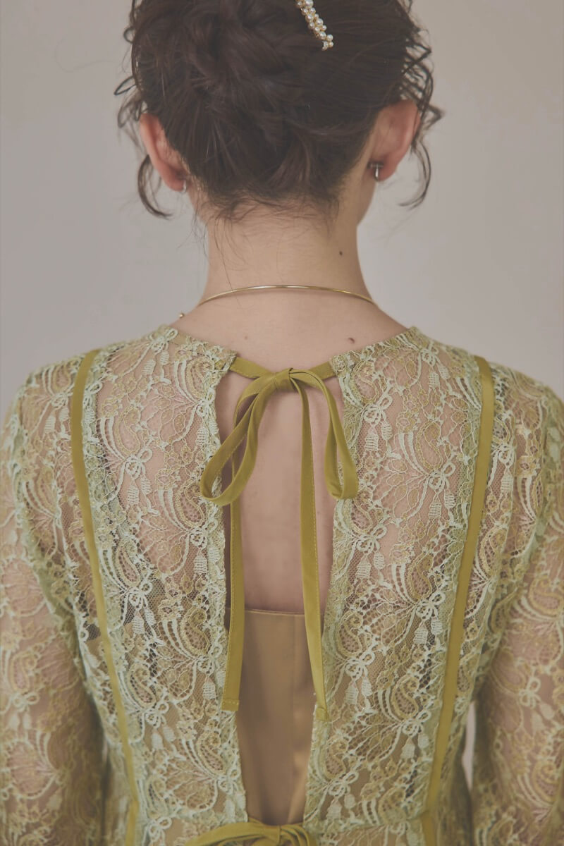 グリーンのパイピングレースエプロンドレス