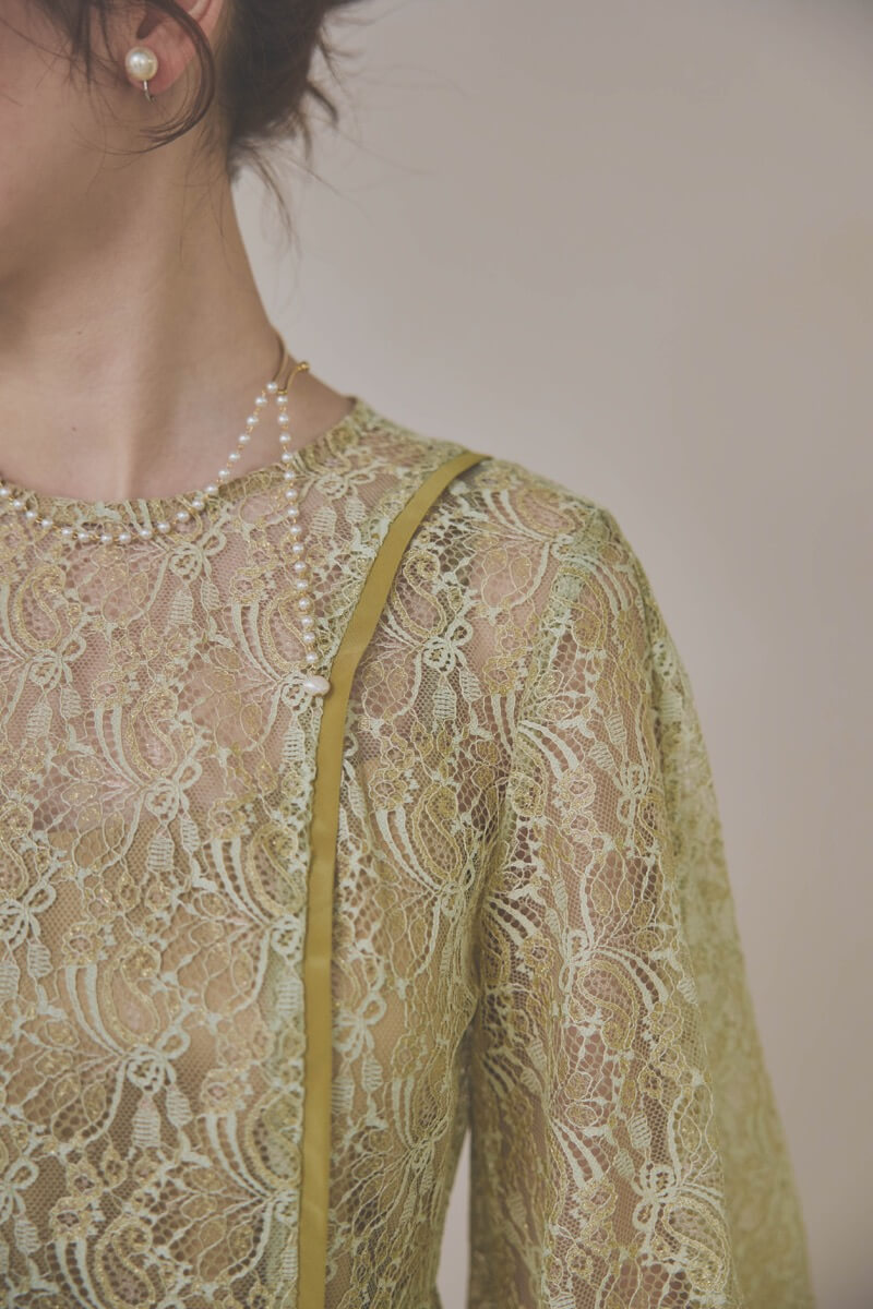 グリーンのパイピングレースエプロンドレス