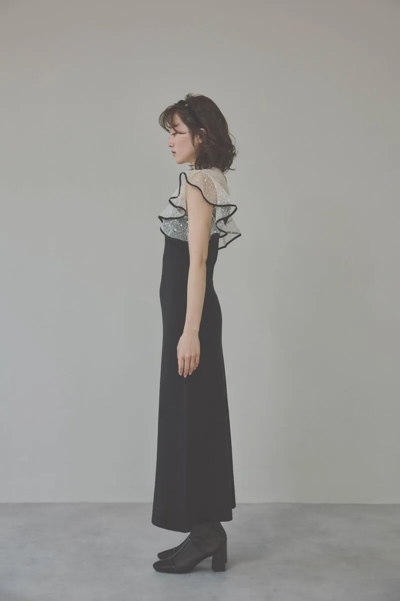 ブラックのニットドレス