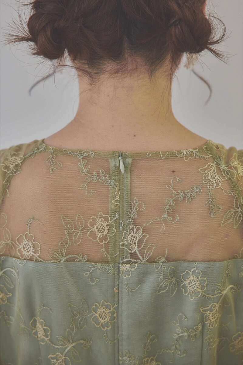 ミントのボリュームスリーブラメチュールドレス