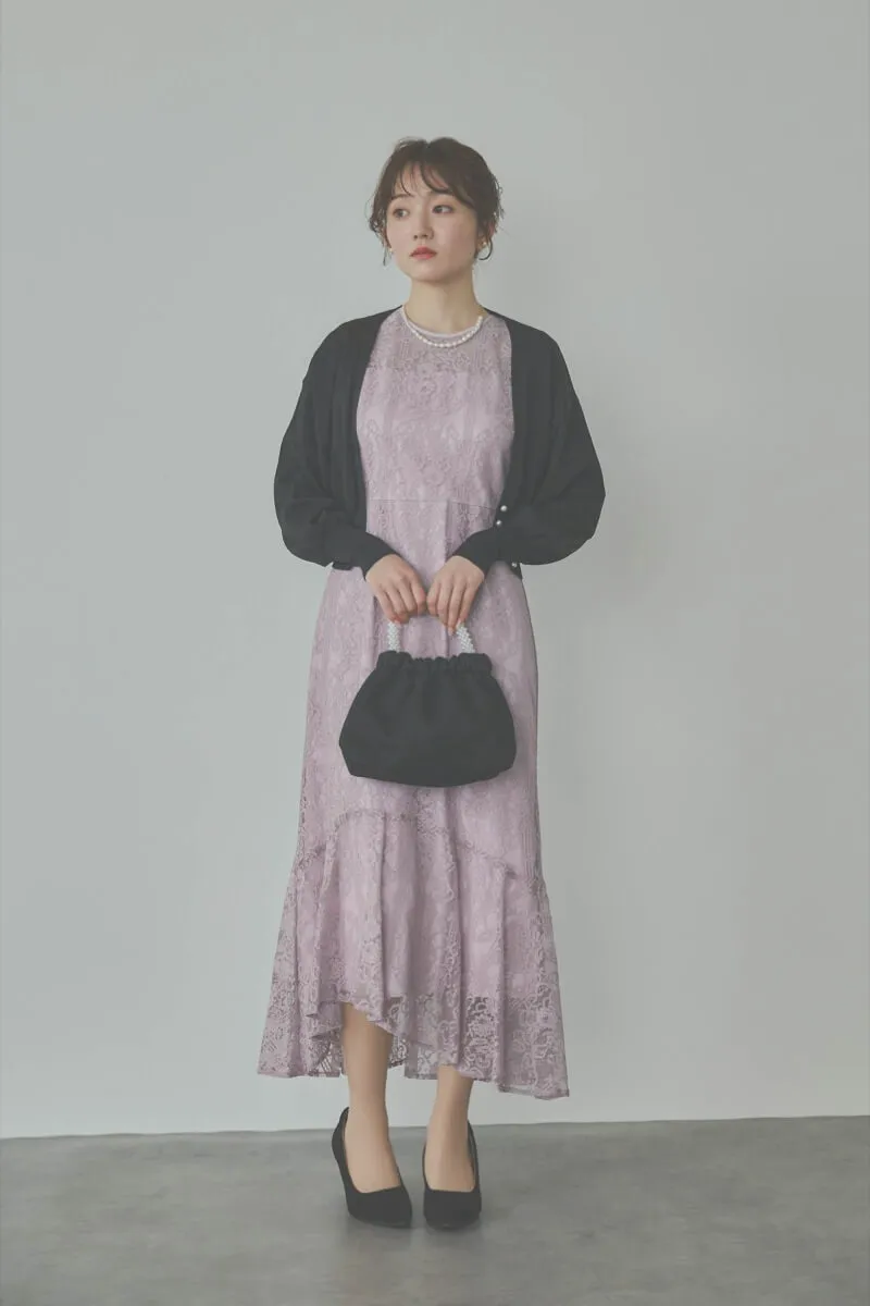 ピンクのファインレースドレス